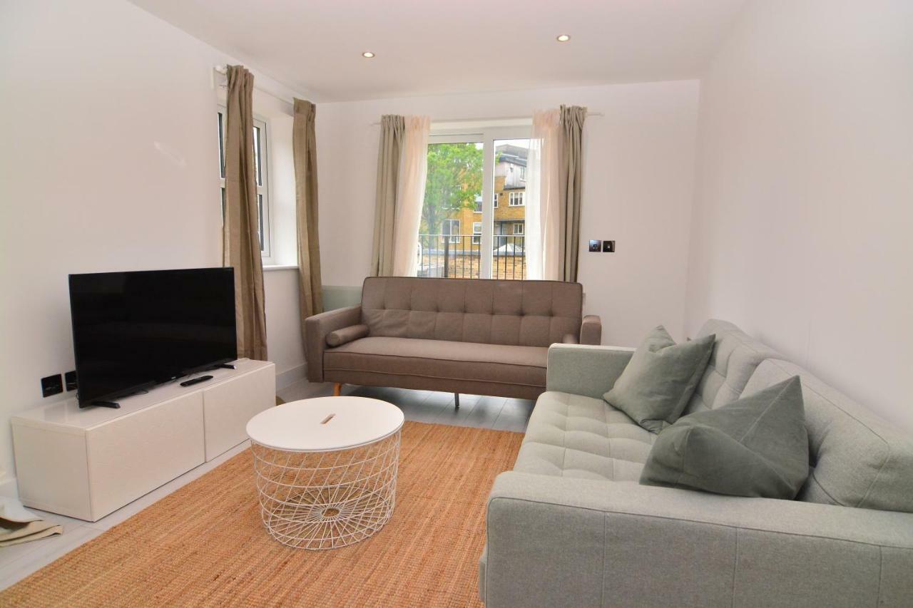 Apartment Wharf - Macarena Apartments Лондон Екстериор снимка