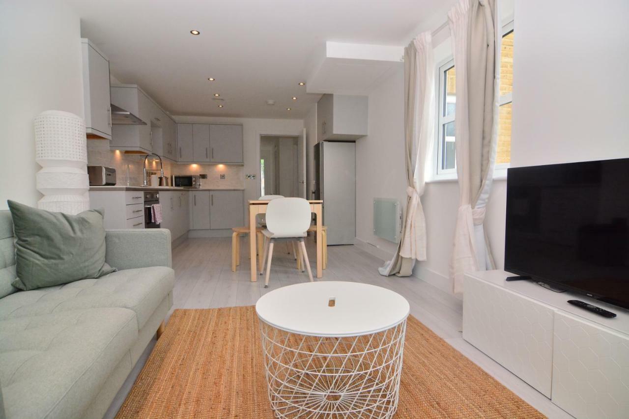 Apartment Wharf - Macarena Apartments Лондон Екстериор снимка
