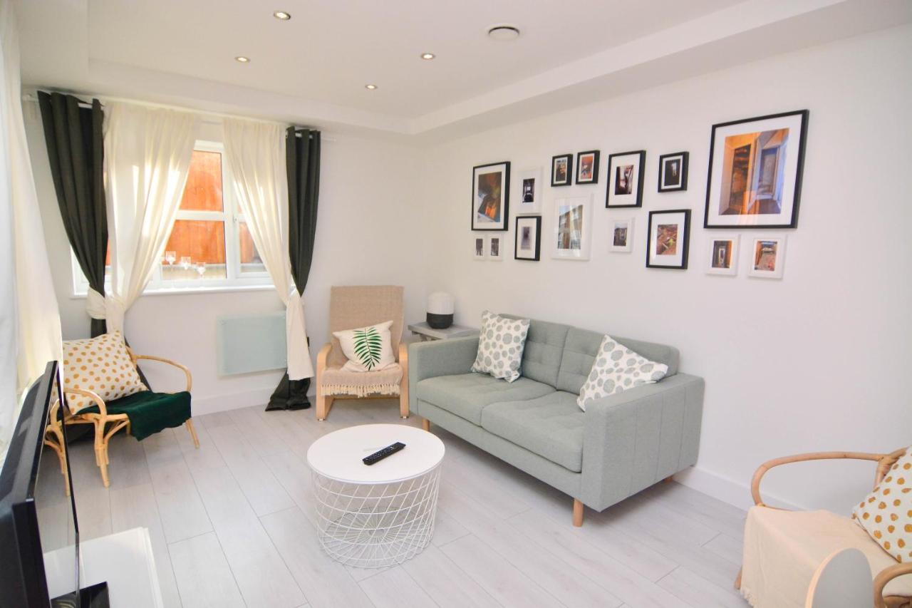 Apartment Wharf - Macarena Apartments Лондон Екстериор снимка