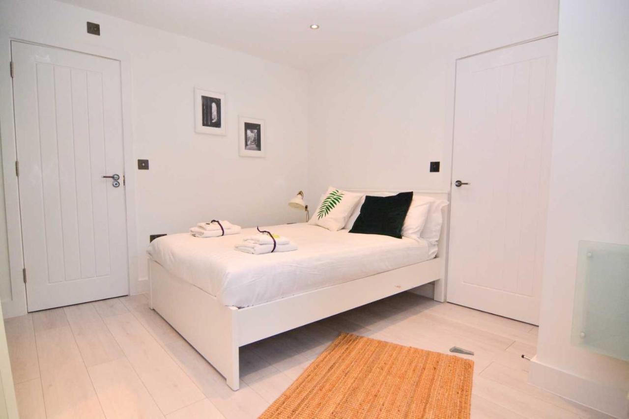 Apartment Wharf - Macarena Apartments Лондон Екстериор снимка