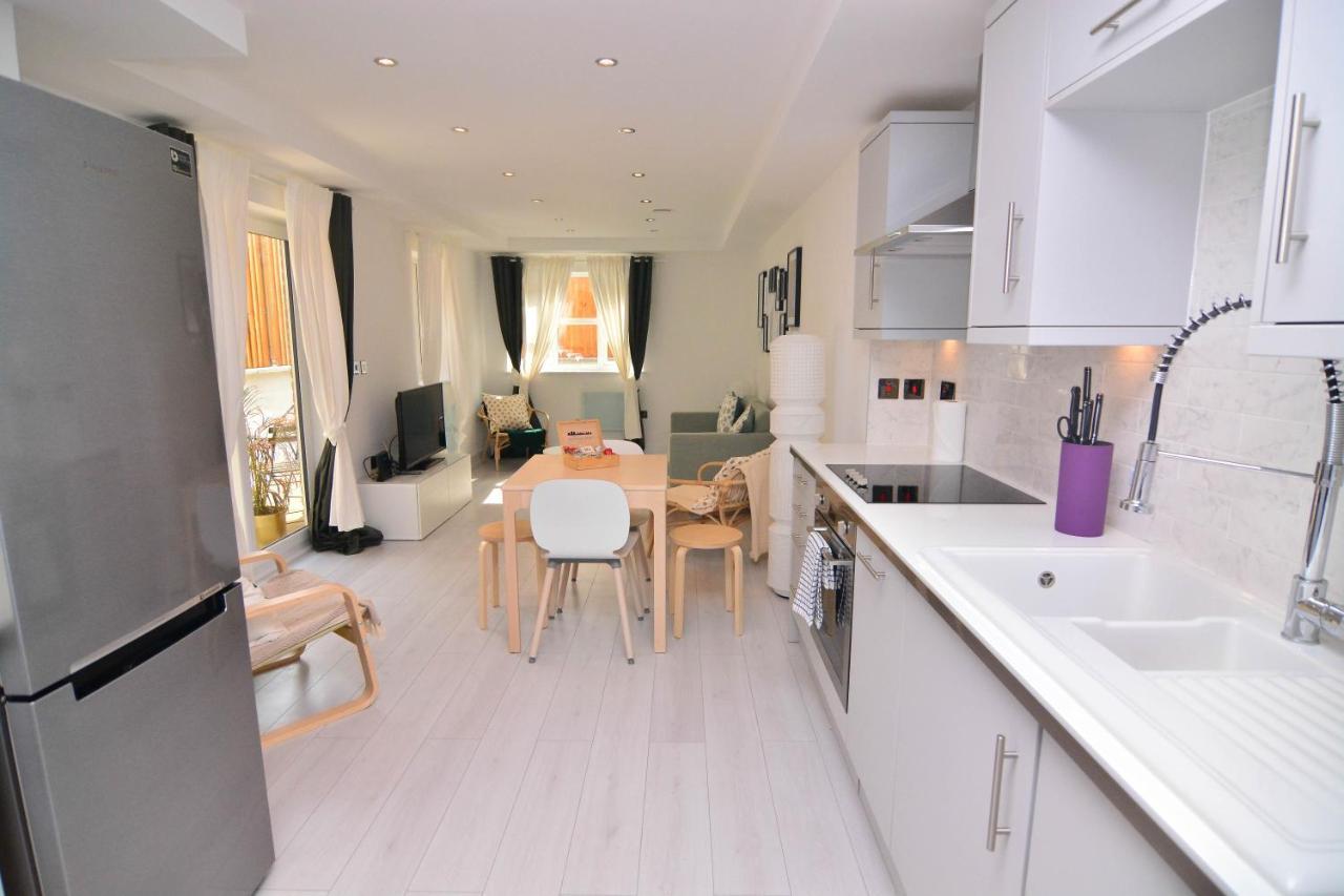 Apartment Wharf - Macarena Apartments Лондон Екстериор снимка