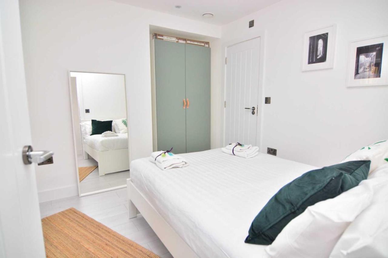 Apartment Wharf - Macarena Apartments Лондон Екстериор снимка