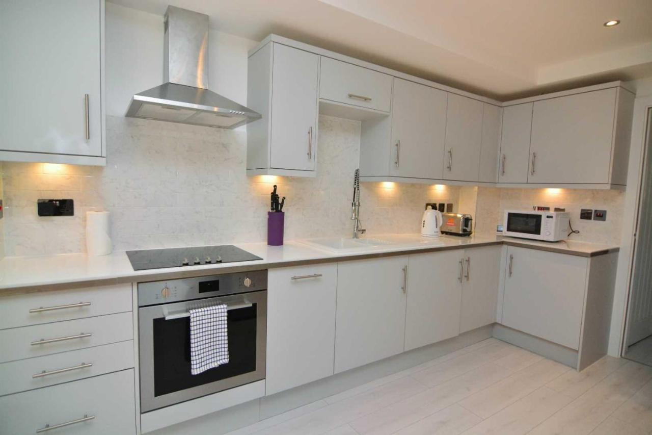 Apartment Wharf - Macarena Apartments Лондон Екстериор снимка