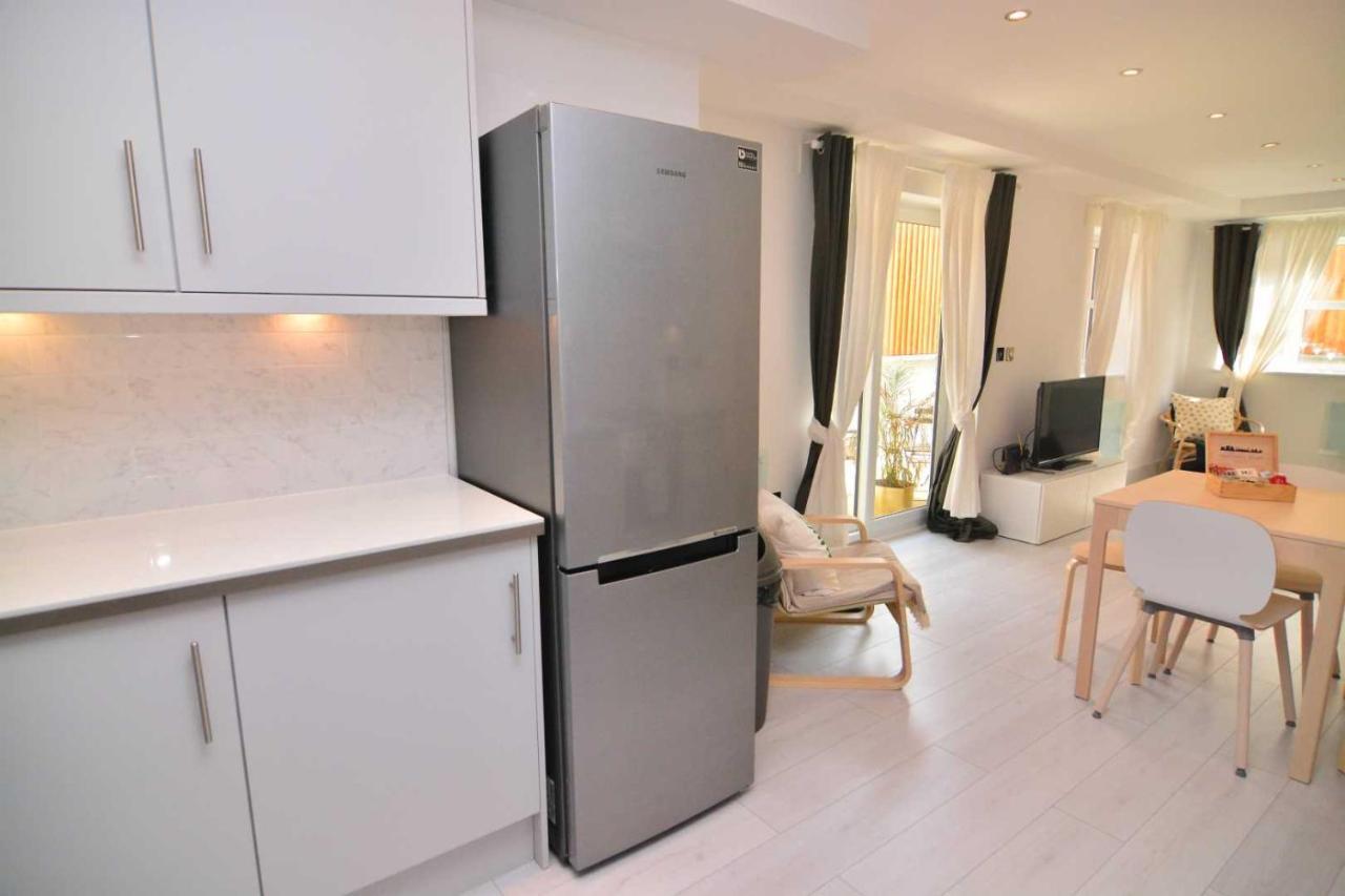 Apartment Wharf - Macarena Apartments Лондон Екстериор снимка