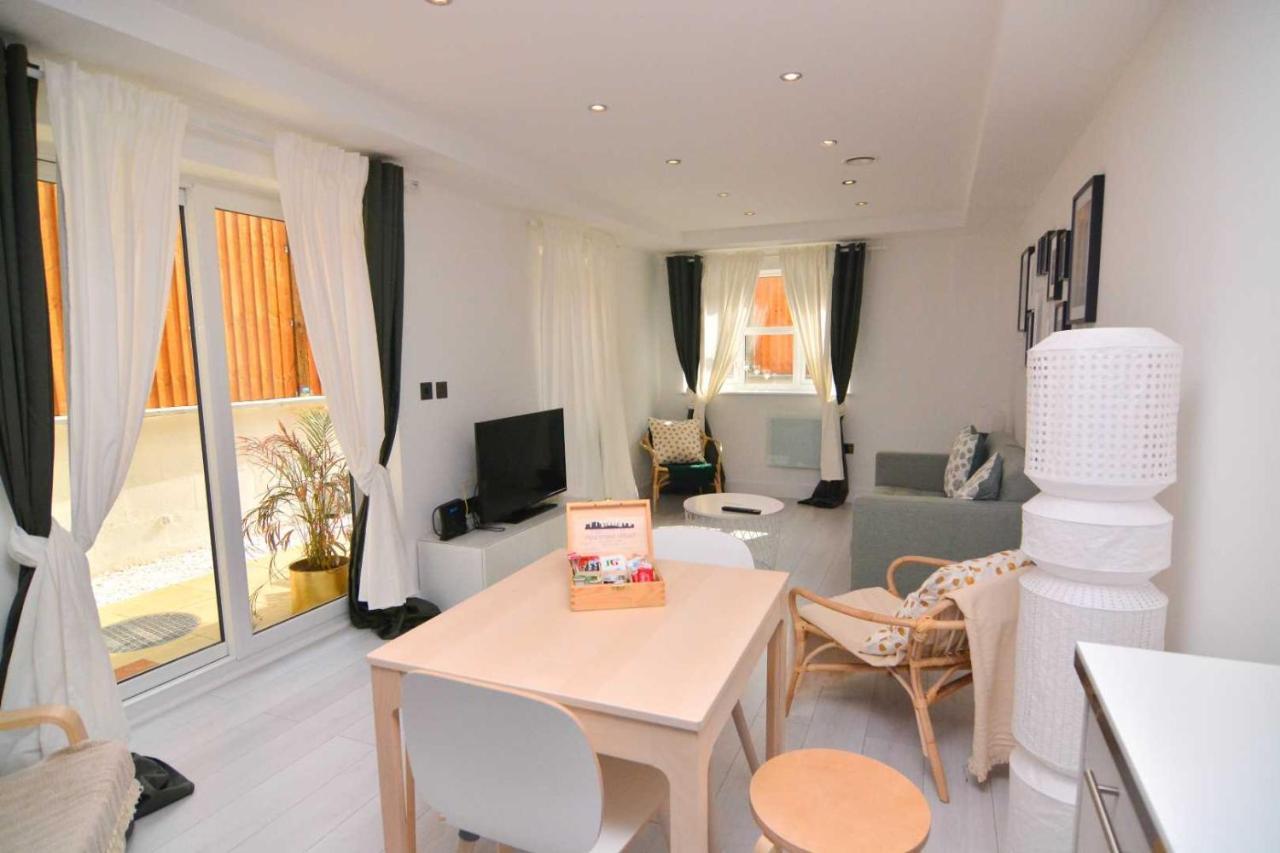 Apartment Wharf - Macarena Apartments Лондон Екстериор снимка